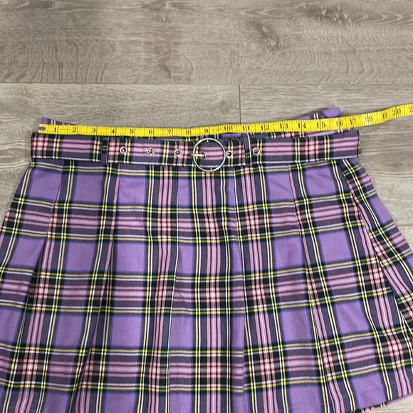 Almost Famous Grommet Belt Plaid Pleated High Rise Mini Skirt Purple Pink L - Picture 8 of 13